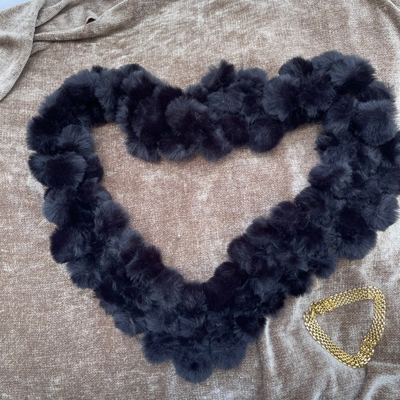GORGEOUS Faux Fur Infinity Scarf - Picture 9 of 9